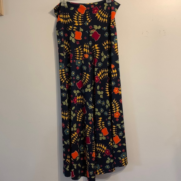LuLaRoe Dresses & Skirts - NWT Luluroe Maxi skirt XL
